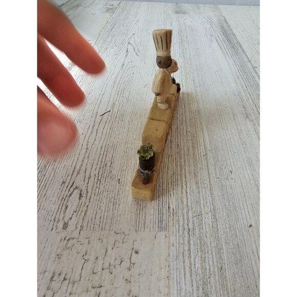 Suzi kiss the cook statue figurine as is wine carrots kitchen décor - Picture 4 of 8